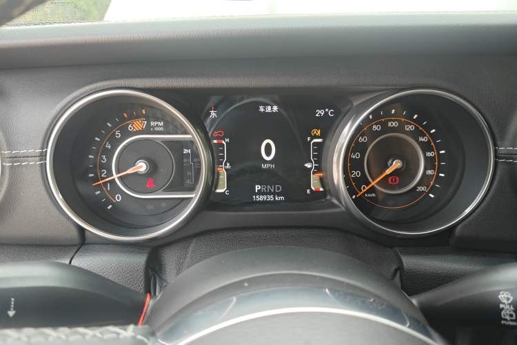 Used Jeep Wrangler 2018 2.0T Sahara Four-Door Edition
