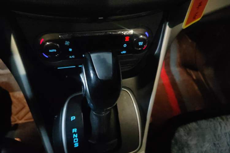 Used Ford Kuga 2013 1.6L GTDi Two-Wheel-Drive Trend Model
