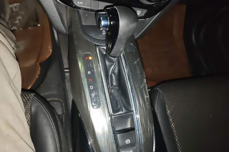 Used Honda XR-V 2015 1.8L EXi CVT Comfort Version Gear Lever