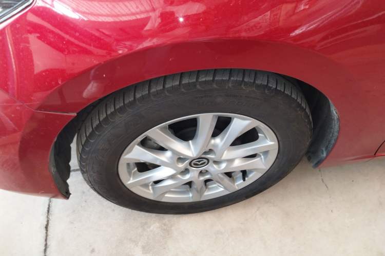 Used Mazda 3 Axela 2017 Sedan 1.5L Automatic Luxury Model Emission Standard China V Left Front Wheel Hub