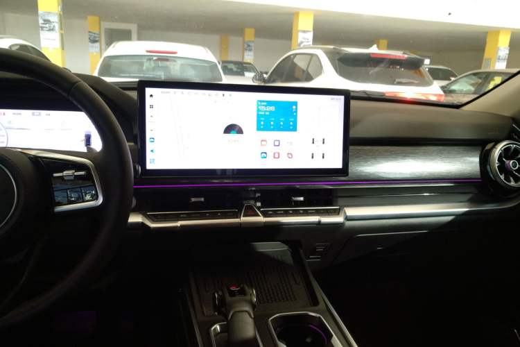 Used Tank 400 2025 2.0T Gasoline Version Audio And AC Panel