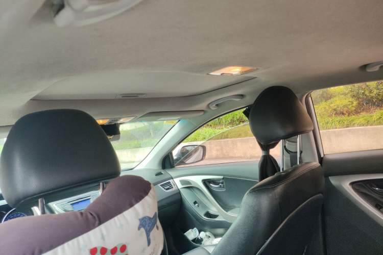 Used Hyundai Elantra (5th Generation / Langdong) 2012 1.6L Automatic Prestige Model
