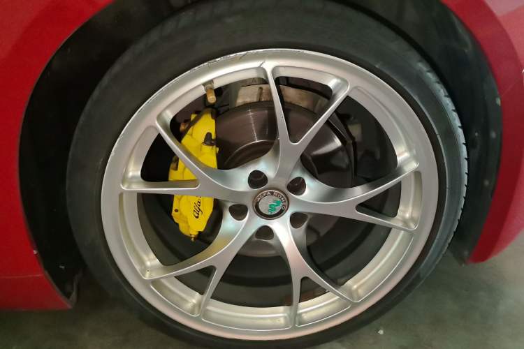 Used Alfa Romeo Giulia 2017 2.0T 200HP Luxury Edition
