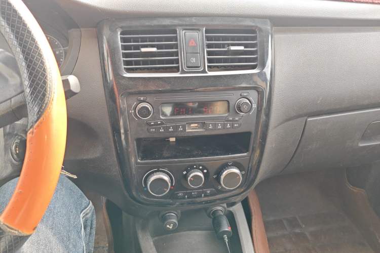 Used Wuling Rongguang V 2018 1.5L Standard Version