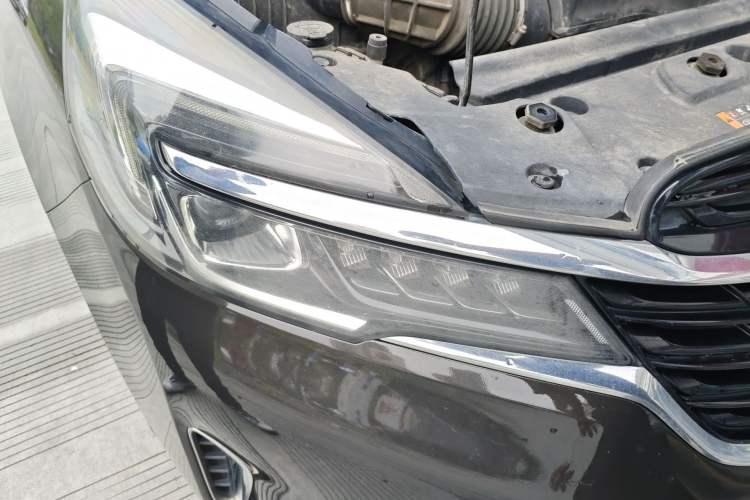 Used Buick GL8 2021 Land Cruiser Executive Class 652T Luxury Model Right Front Headlight