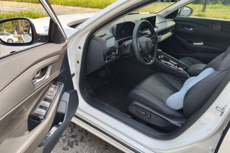 Used Honda Inspire 2025 260TURBO Elite Edition Driver Seat