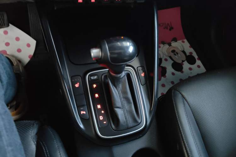 Used Kia Carens 2013 2.0L 7-Seater Automatic Luxury Version China IV Standard