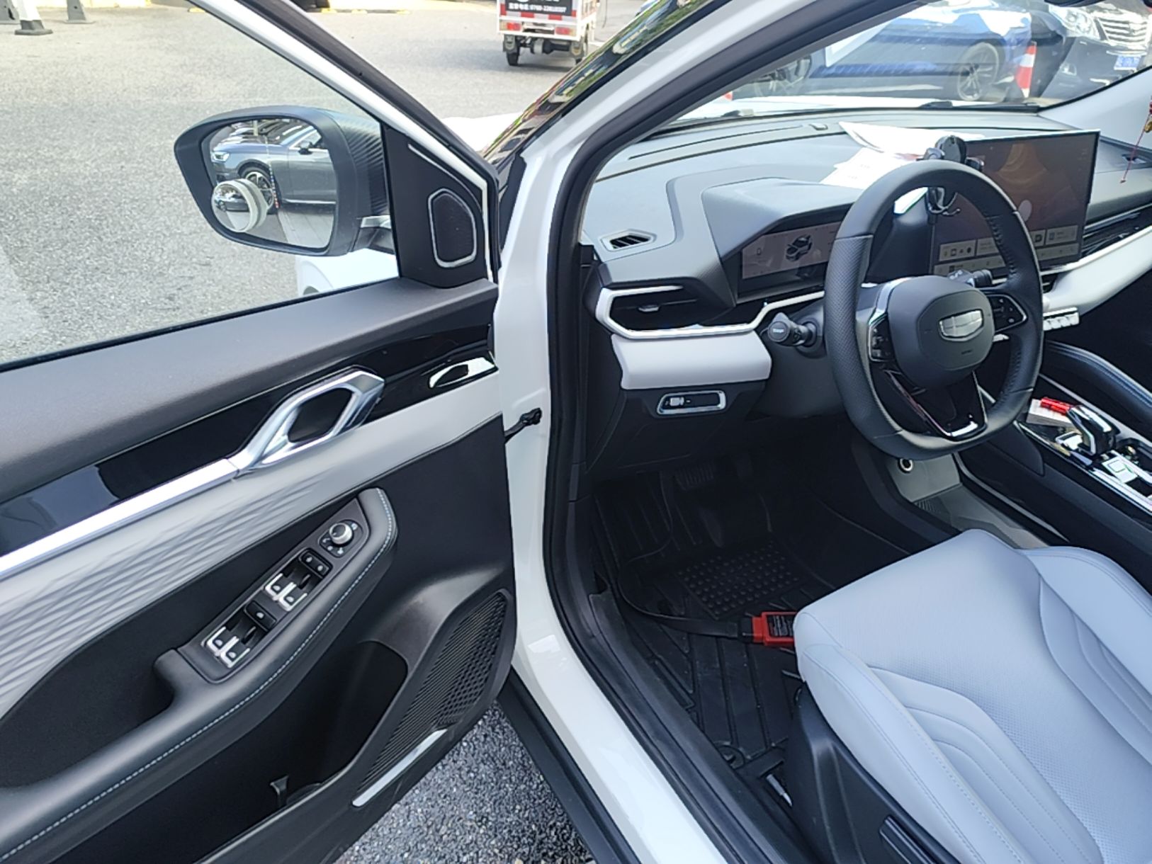 Geely Auto Coolray 2025 Bin Yue L 1.5T DCT Starlight Edition — снимка 18