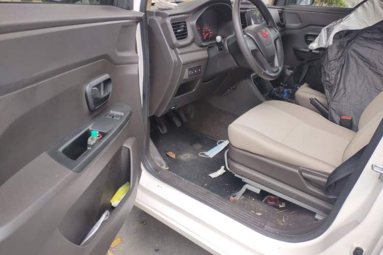 Used Wuling Hongguang V 2022 1.5L Jingqu Version Hydraulic Power Steering LAR