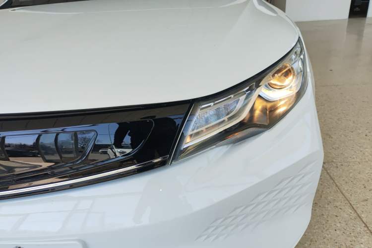 Used Geely Auto Emgrand New Energy 2022 EV Pro Ride-Hailing Version Lithium Iron Phosphate Left Front Headlight