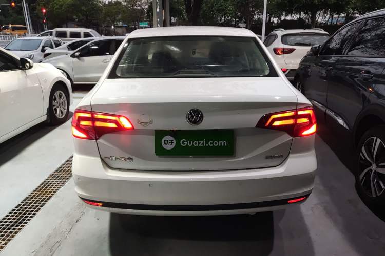 Used Volkswagen Bora 2016 1.6L Automatic Fashion Model
