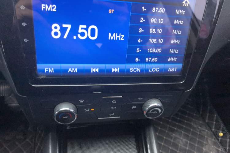 Used Dongfeng Fengon 580 2016 1.5T Manual Luxury Edition
