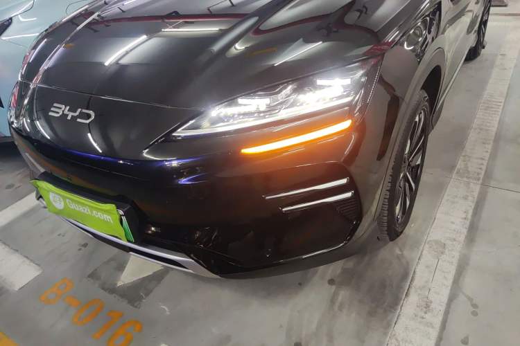 Used BYD Song PLUS New Energy 2025 EV Intelligent Driving Edition 520km Luxury Model
