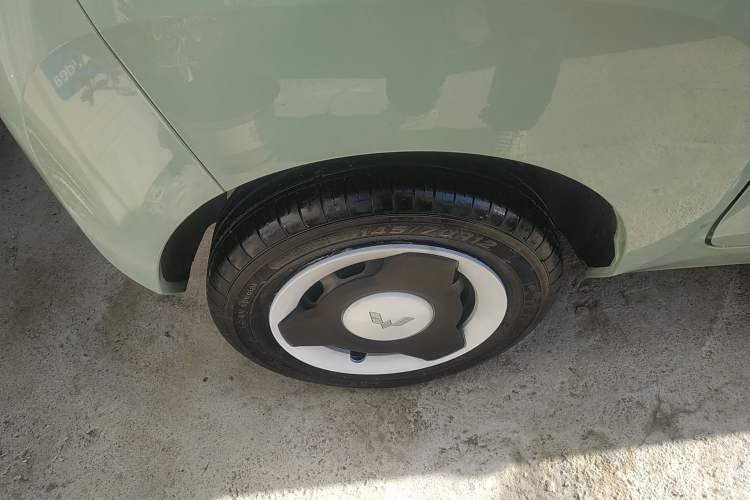 Used Wuling Hongguang MINIEV 2021 Macaron Premium Model – Lithium Iron Phosphate Right Rear Wheel Hub