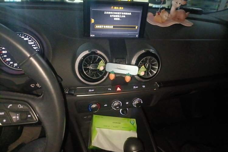 Used Audi A3 2019 Sportback 35 TFSI Fashion Edition China VI Emission Standard Audio And AC Panel