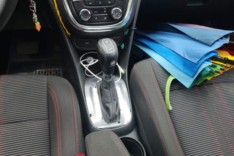 Used Buick Encore 2015 1.4T Automatic Two-Wheel Drive Urban Elite Version
