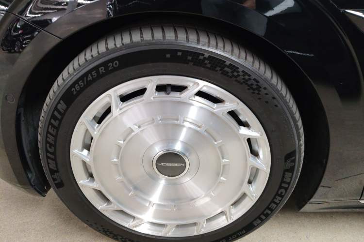 Used Zeekr 009 2024 7-Seater Aisle Version 108 kWh Exterior 4