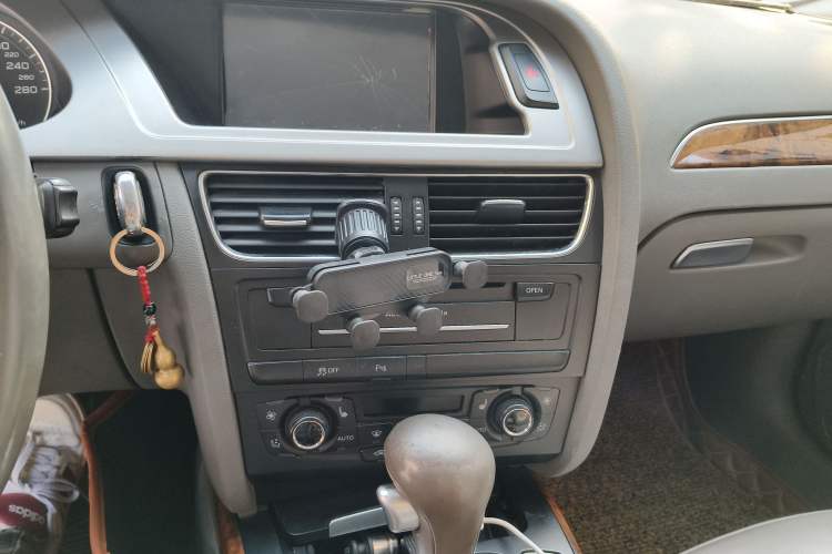 Used Audi A4L 2011 2.0 TFSI Technology Edition
