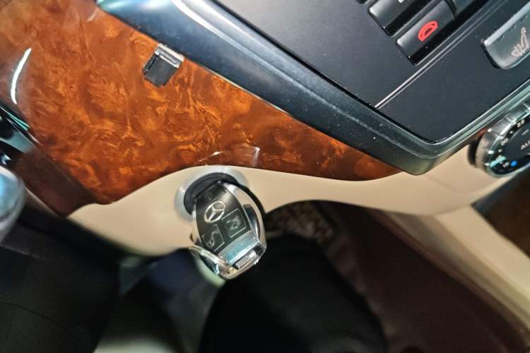 Used Mercedes-Benz M-Class 2014 ML 400 4MATIC Dynamic Model
