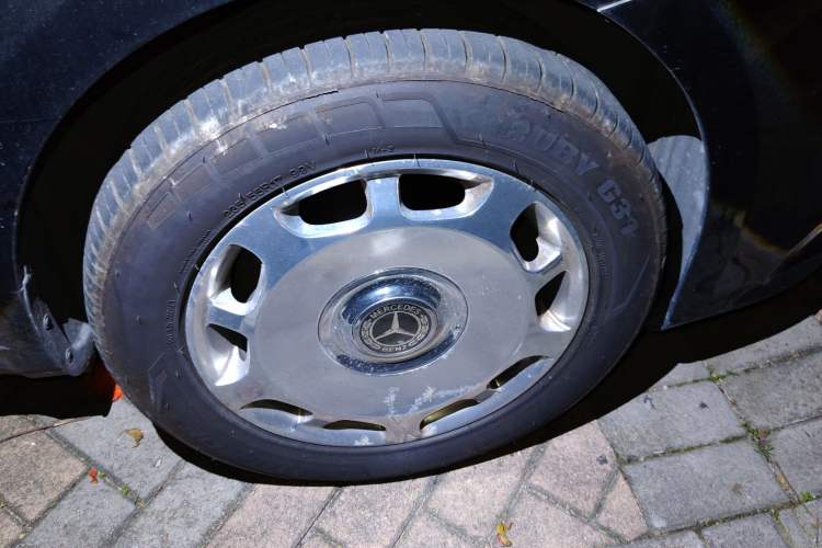 Used Mercedes-Benz Vito 2020 2.0T Elite Version 7 Seats Right Front Wheel Hub