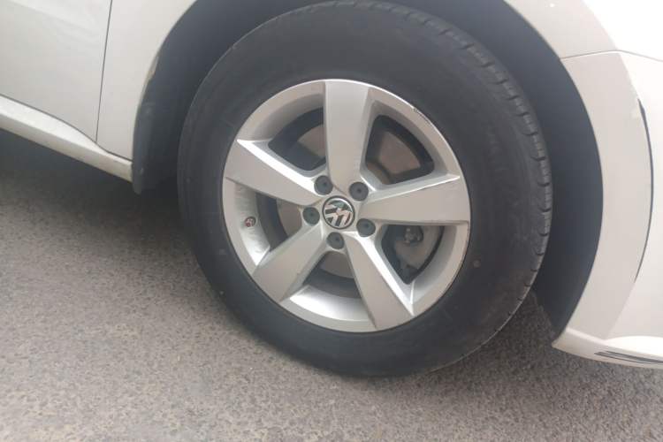 Used Volkswagen Lavida 2013 Revised Classic 1.6L Automatic Fashion Edition