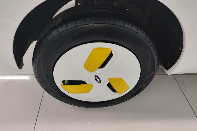 Used Chery QQ Ice Cream 2022 170km Sundae Phosphate Lithium-Ion Right Rear Wheel Hub