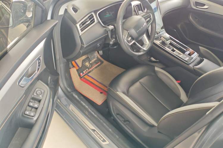 Used Roewe i6 MAX 2020 300TGI Automatic Cool & Stylish Skyroof Edition