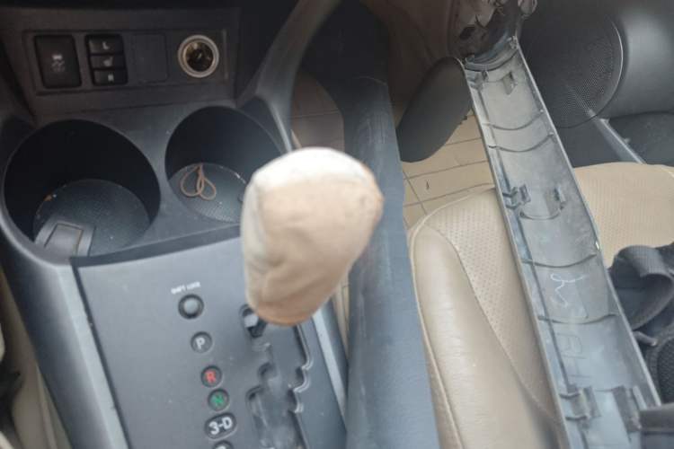 Used Toyota RAV4 2011 2.0L Automatic Luxury Edition Gear Lever