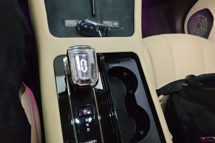 Used Hima AITO M7 2024 1.5T Intelligent Driving Rear-Drive Max Edition 5 Seats Gear Lever