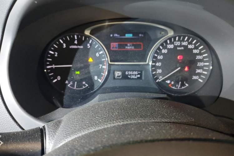 Used Nissan Teana 2013 2.0L XL Comfort Edition Odometer Close Up