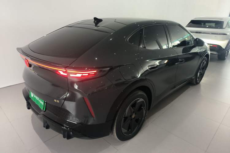 Used Volkswagen ID.UNYX 2024 Pro Long-Range Version Rear Right 45 Deg