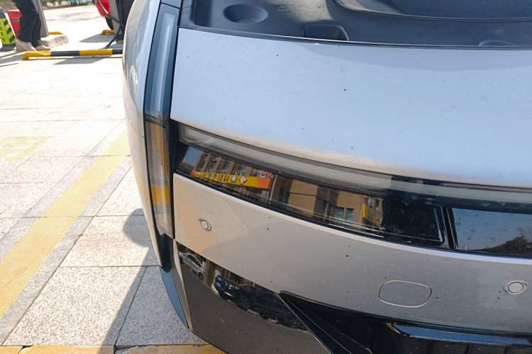 Used XPeng P7 2025 Model—750 All-Wheel-Drive High-Performance Ultra