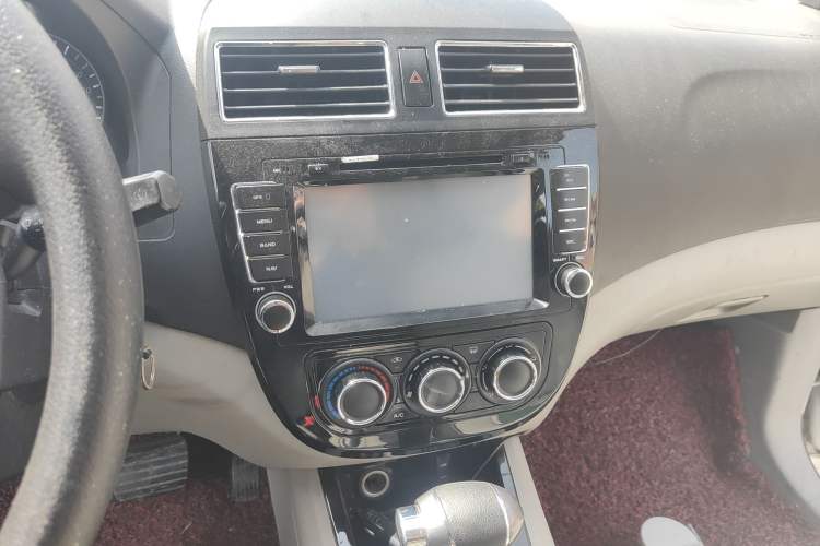 Used FORTHING Joyear XV 2015 1.6L CVT Comfort Model Audio And AC Panel