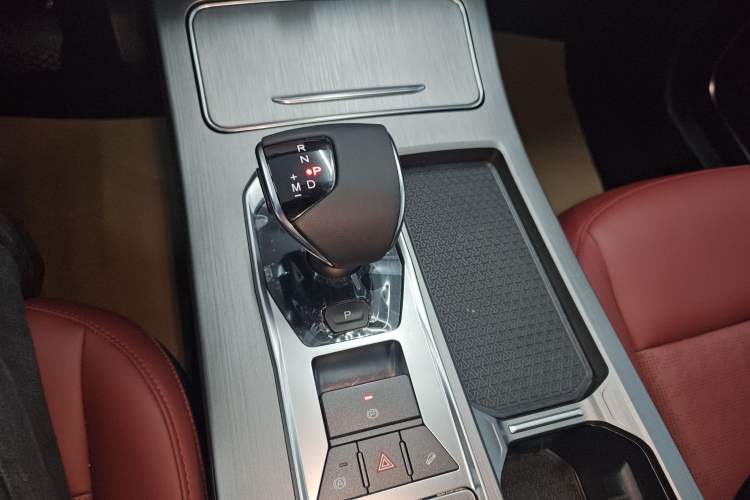 Used JETOUR X70 PLUS 2025 Champion Edition 1.5T DCT Champion MAX 5-seater Gear Lever