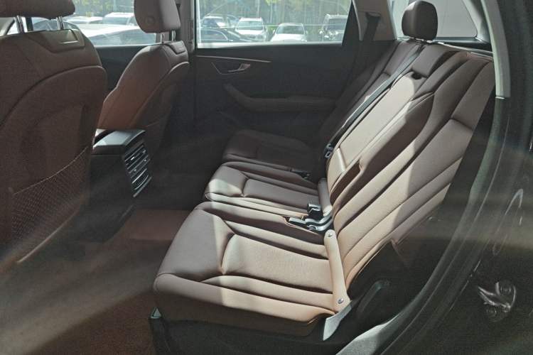 Used Audi Q7 2023 45 TFSI quattro S line Sport model Left Rear Seat