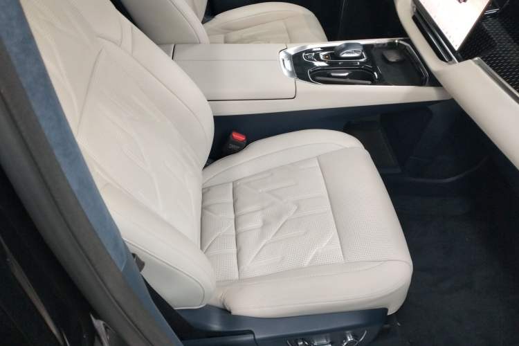 Used Zeekr 009 2024 7-Seater Walk-Through Version Four-Wheel Drive 108 kWh