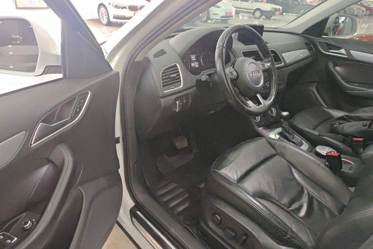 Used Audi Q3 2015 30 TFSI Comfort Model
