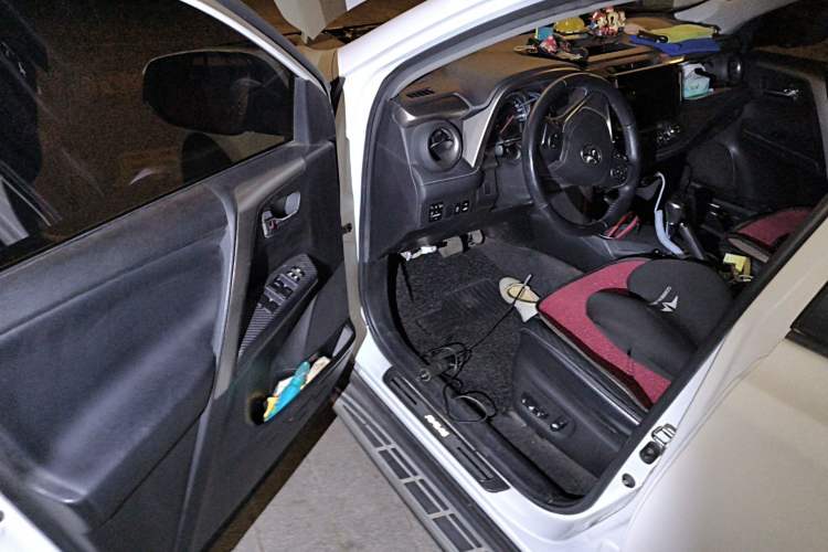 Used Toyota RAV4 2013 2.5L Automatic 4x4 Luxury Edition Driver Seat