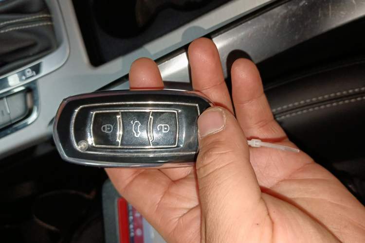 Used Geely Auto Emgrand X7 Sport 2016 1.8TD Automatic Smart Connectivity Version
