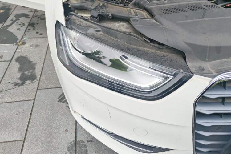 Used Audi A4L 2015 35 TFSI Automatic Standard Model Right Front Headlight