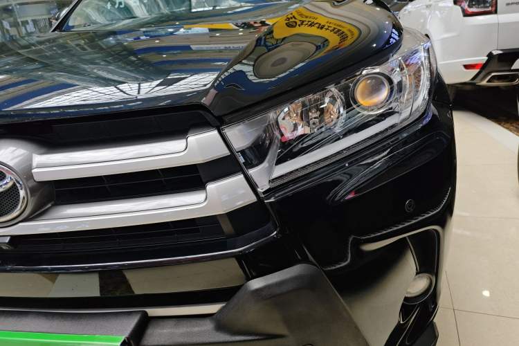 Used Toyota Highlander 2018 2.0T Two-Wheel Drive Elite Edition 7 Seats China VI Standard
