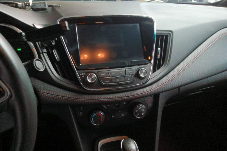 Used Chevrolet Monza 2019 RS 330T Automatic Comfort Edition China VI Standard Audio And AC Panel