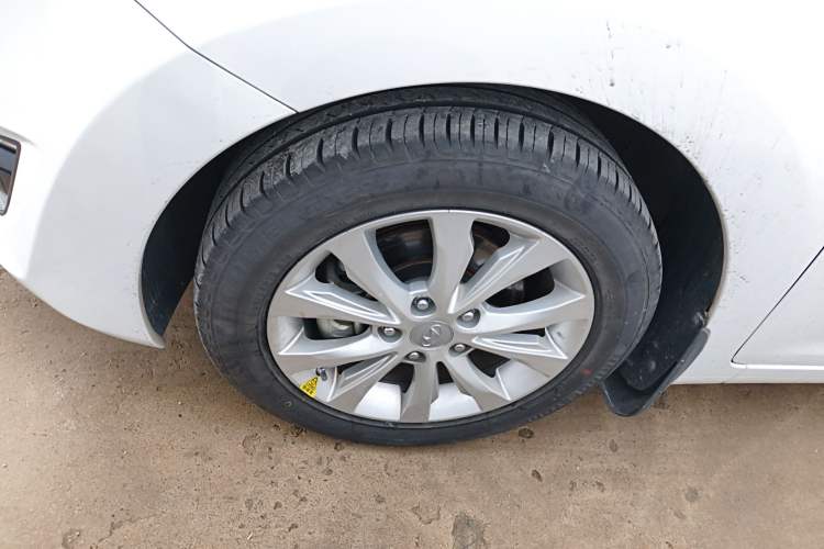 Used Hyundai Elantra (5th Generation / Langdong) 2016 1.6L Automatic Smart Version