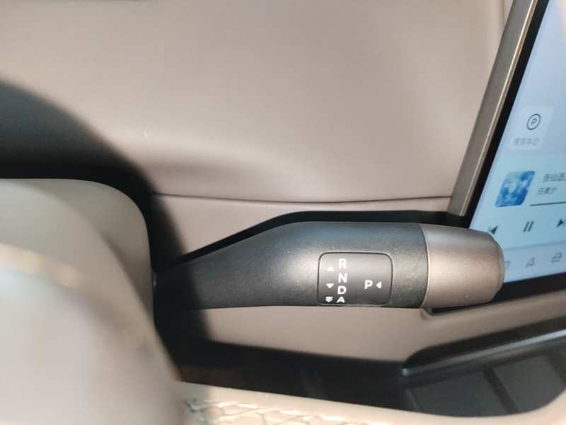 Used Li Auto i6 2025 Model Four-Wheel-Drive Standard Type — 13