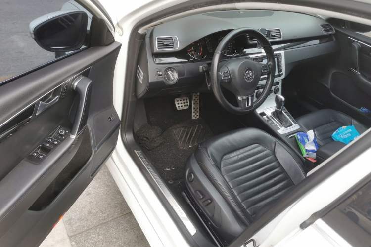 Used Volkswagen Magotan 2015 1.8TSI Luxury Model
