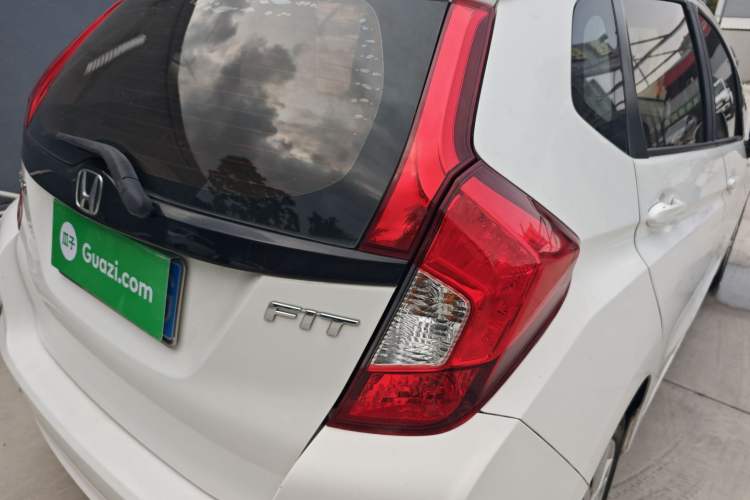 Used Honda Fit 2014 1.5L LX CVT Comfort Model Exterior 3