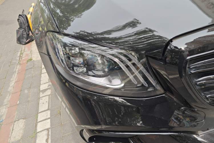 Used Mercedes-Benz E-Class 2019 Restyled E 300 L Luxury Edition Right Front Headlight
