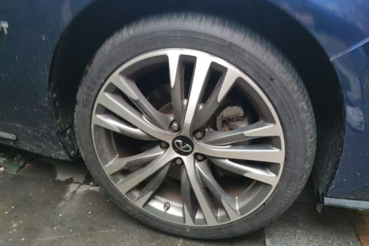 Used Infiniti Q50L 2021 2.0T Enjoyment Sport Edition Right Front Wheel Hub