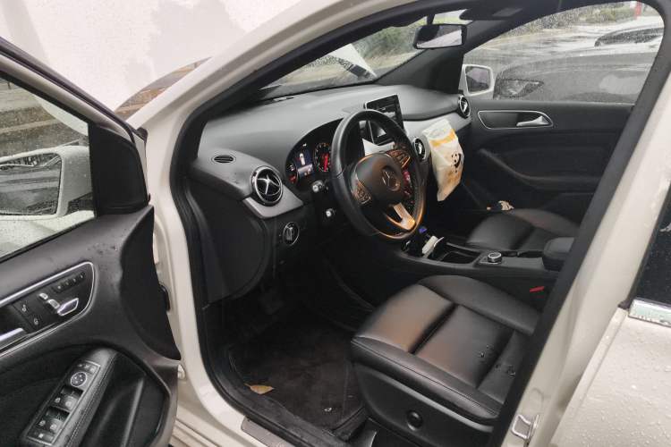 Used Mercedes-Benz B-Class 2015 B 200 Fashion Model