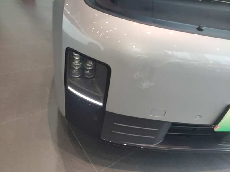 Used Li Auto MEGA 2025 Home Family Special Edition — 7